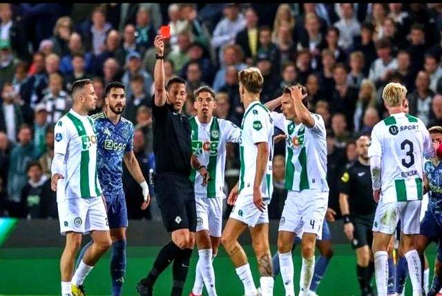 阿贾克斯卫冕荷甲冠军在望，夺冠热度飙升！的简单介绍