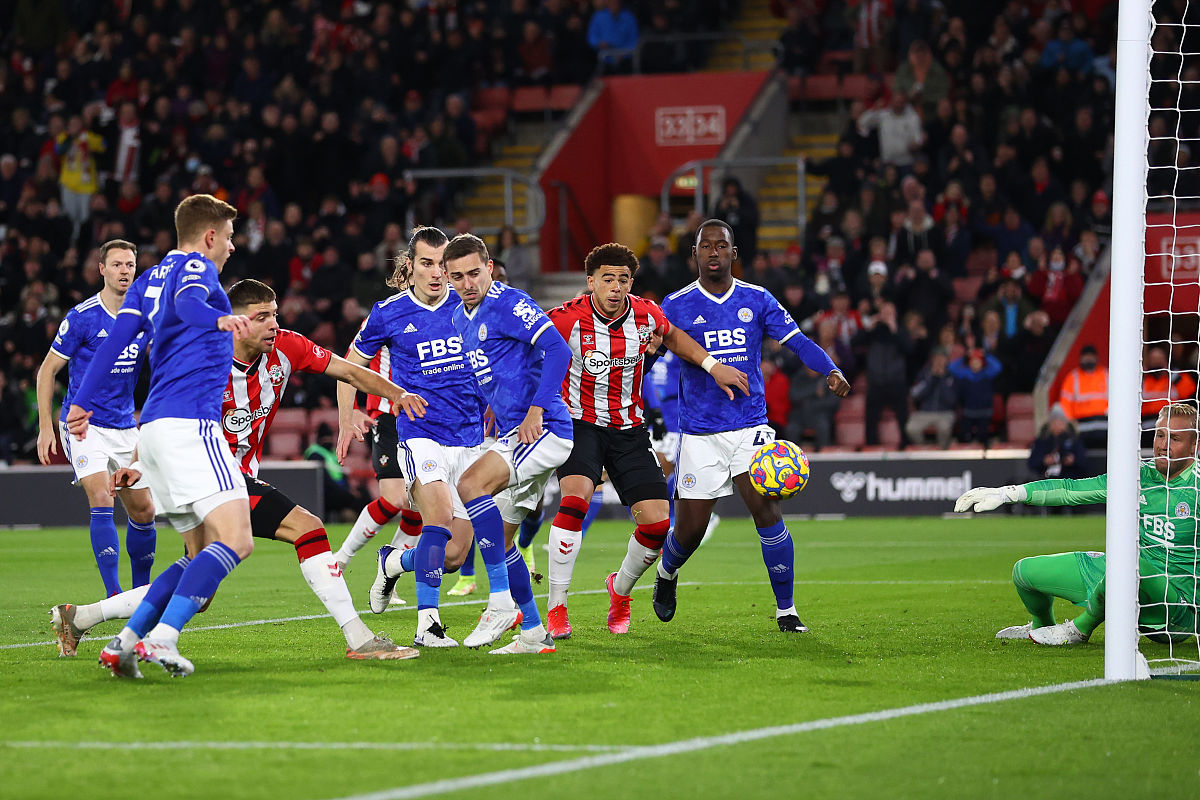 沃尔夫斯堡前锋连续进球，成为球队得分王的简单介绍