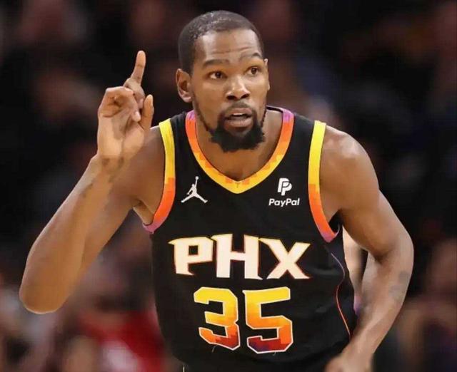 杜兰特重返赛场，爆冷首场状态出色，FPX观众沸腾！